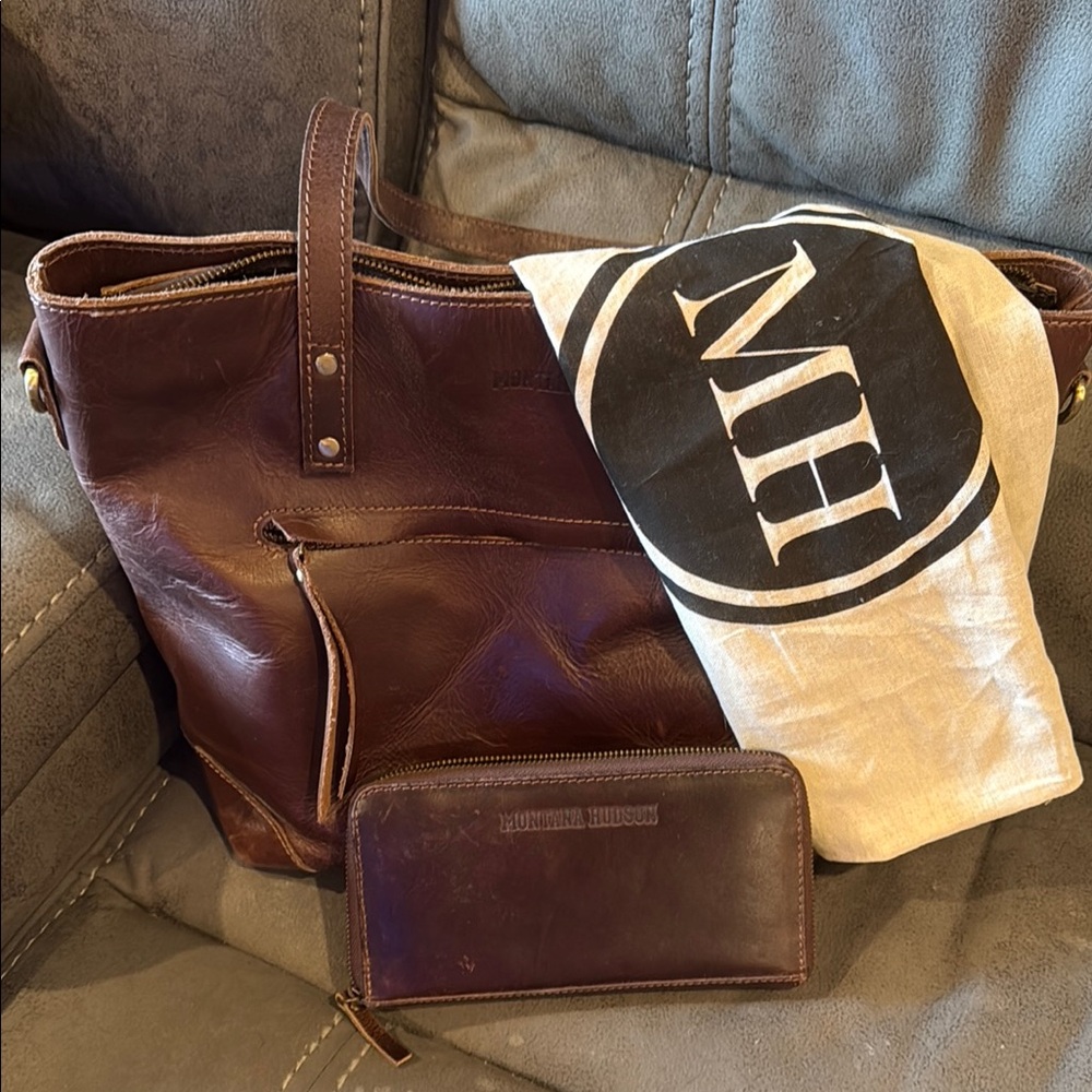 Brown Leather Woman’s tote bag by Montana Hudson with matching wallet.
